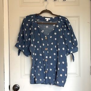 Lauren Conrad XXL spring button up flower rayon top